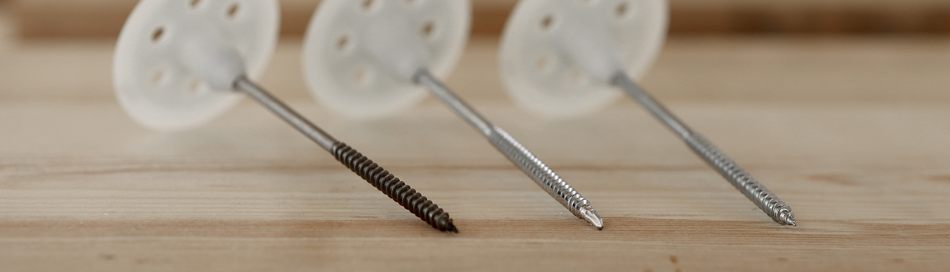 ejotherm® STR H – Schraubbefestiger für Holzuntergründe ejotherm® STR H – Schraubbefestiger für Holzuntergründe